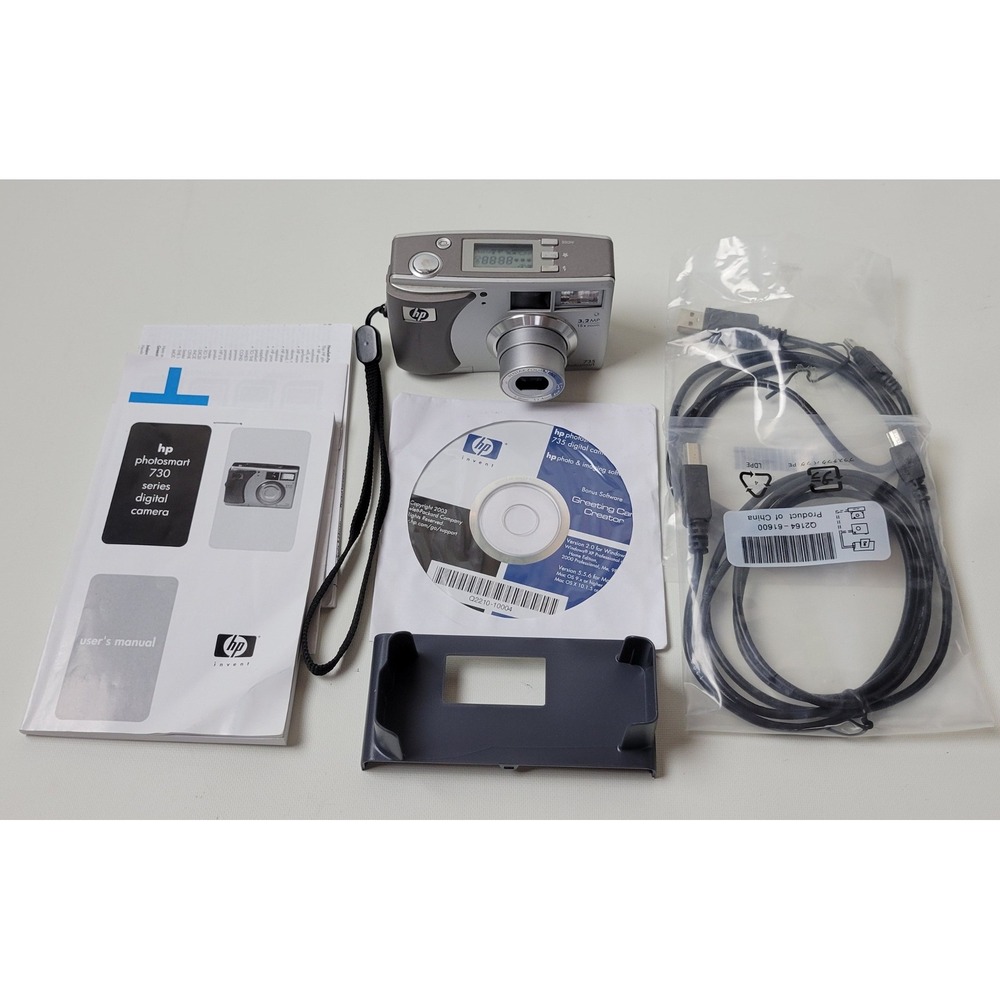 HP‎ Photosmart 735 Digital Camera 3.2MP Pentax Zoom Lens Silver Bundle Q2210A